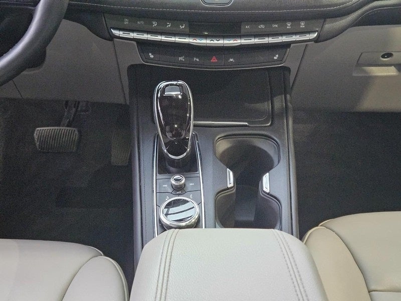 2022 Cadillac XT4 Premium Luxury