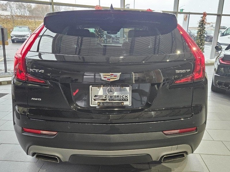 2022 Cadillac XT4 Premium Luxury