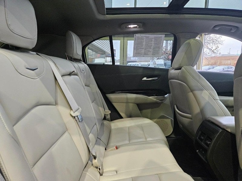 2022 Cadillac XT4 Premium Luxury