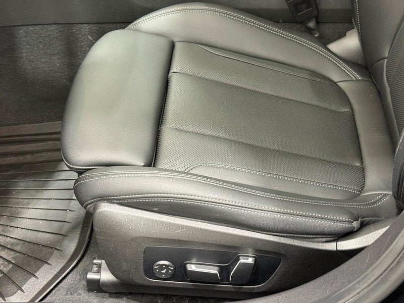 2024 BMW 3 Series 330i xDrive