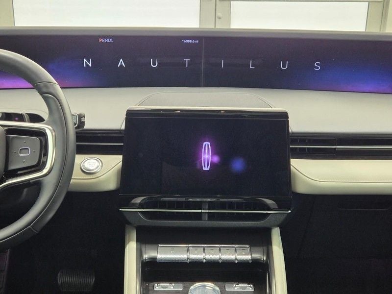 2025 Lincoln Nautilus Reserve