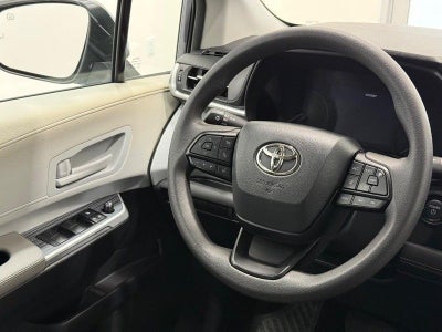 2025 Toyota Sienna LE 8 Passenger