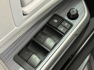 2025 Toyota Sienna LE 8 Passenger