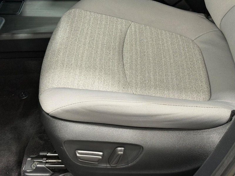 2025 Toyota Sienna LE 8 Passenger