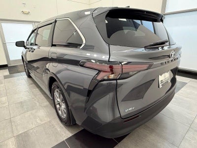 2025 Toyota Sienna LE 8 Passenger