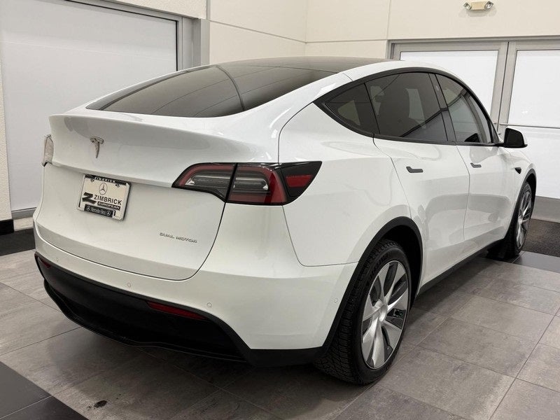 Used 2021 Tesla Model Y Long Range with VIN 5YJYGDEEXMF145886 for sale in Madison, WI