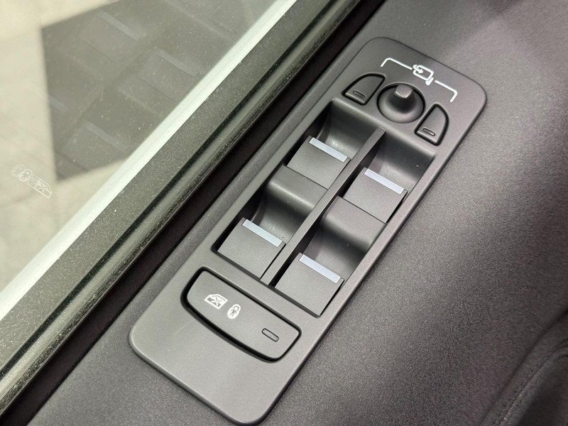 2023 Land Rover Discovery Sport SE