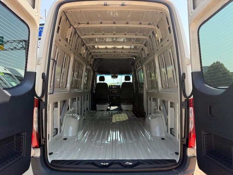 2026 Mercedes-Benz Sprinter 2500 Cargo 170 WB AWD