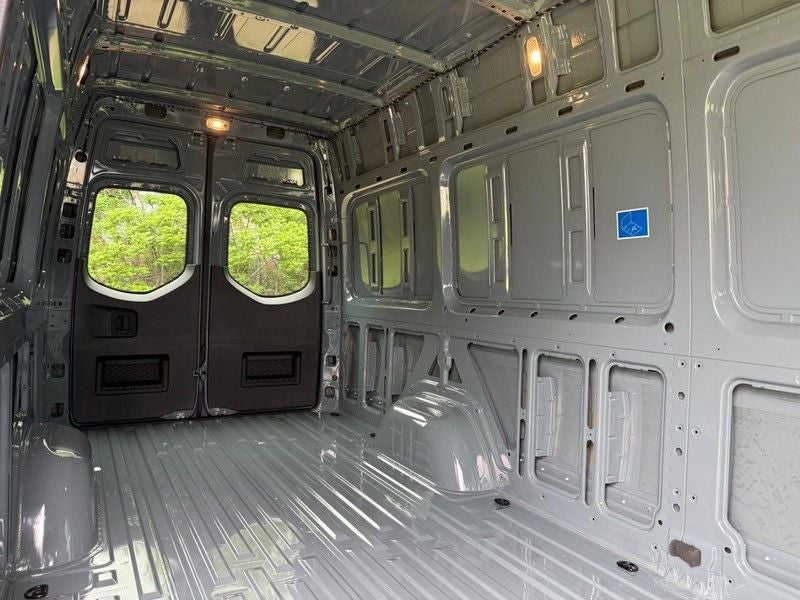 2026 Mercedes-Benz Sprinter 2500 Cargo 170 WB AWD