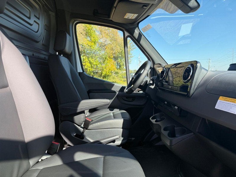 2027 Mercedes-Benz Sprinter 2500 Cargo 144 WB