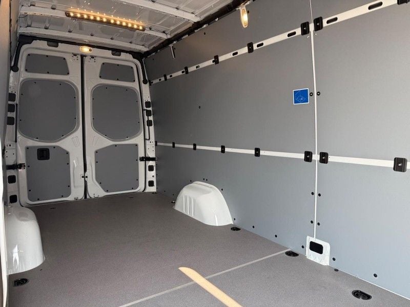 2026 Mercedes-Benz Sprinter 2500 Cargo 170 WB High Roof