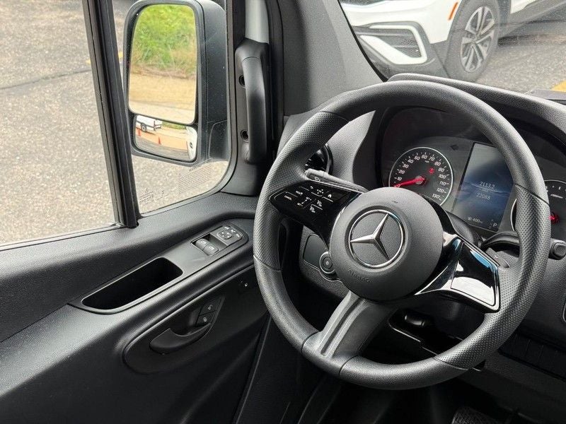 2025 Mercedes-Benz Sprinter 2500 Cargo 170 WB High Roof