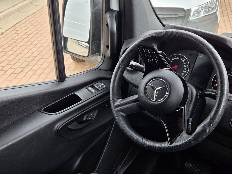 2025 Mercedes-Benz Sprinter 2500 Cargo 170 WB High Roof