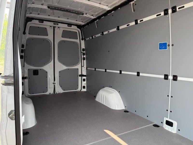 2026 Mercedes-Benz Sprinter 2500 Cargo 170 WB High Roof