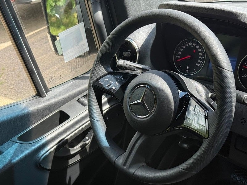 2025 Mercedes-Benz Sprinter 2500 Cargo 144 WB