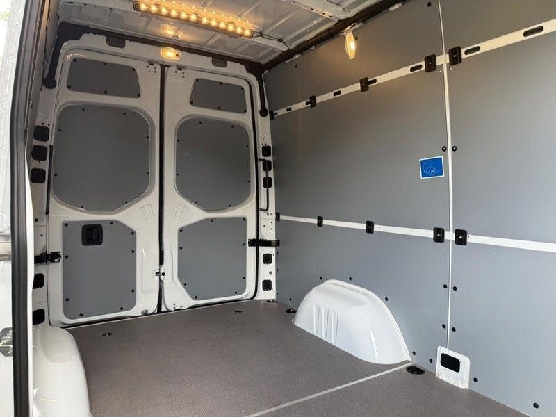 2026 Mercedes-Benz Sprinter 2500 Cargo 144 WB