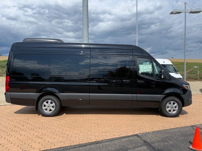 2026 Mercedes-Benz Sprinter 2500 Passenger 170 WB High Roof