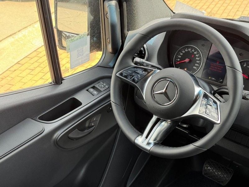 2026 Mercedes-Benz Sprinter 2500 Passenger 170 WB High Roof