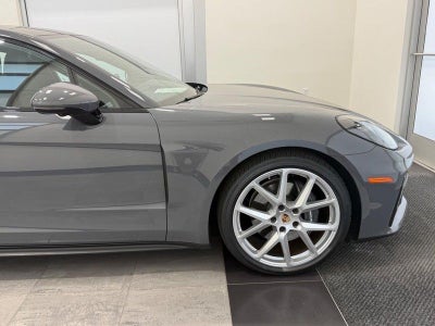 2025 Porsche Panamera 4