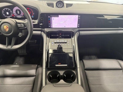 2025 Porsche Panamera 4