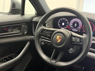 2025 Porsche Panamera 4