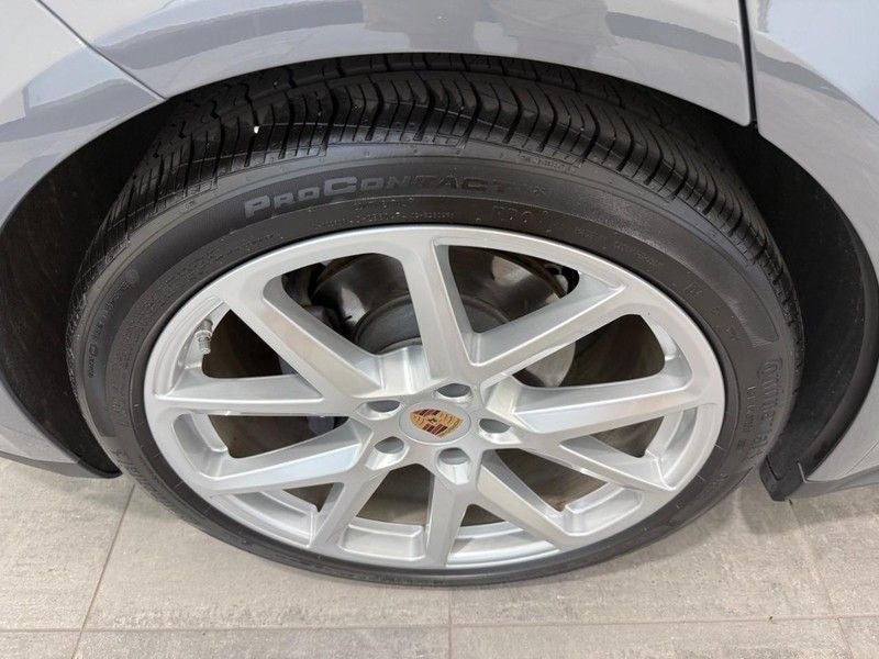 2025 Porsche Panamera 4