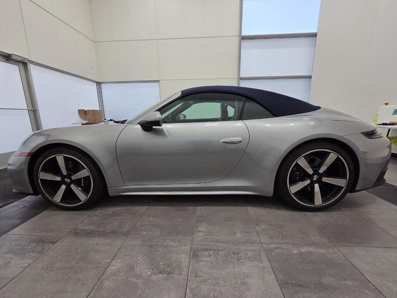 2025 Porsche 911 Carrera