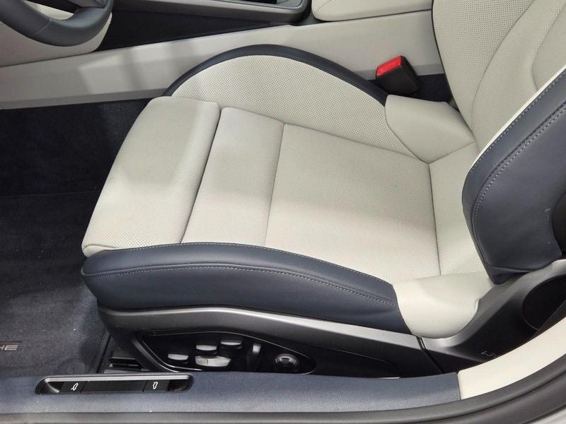 2025 Porsche 911 Carrera