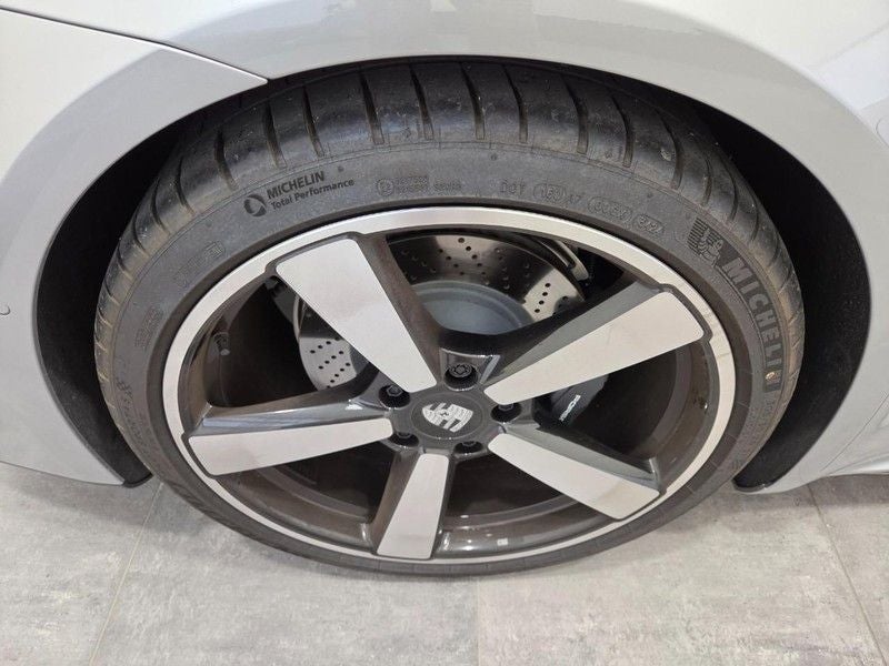 2025 Porsche 911 Carrera