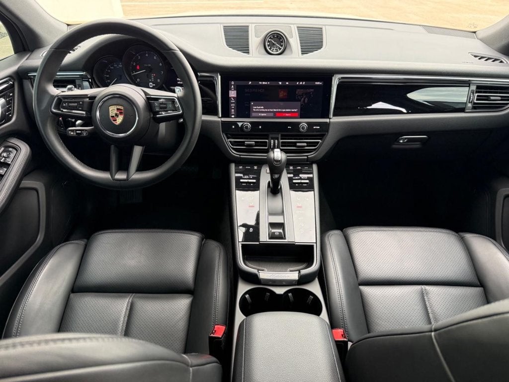 2025 Porsche Macan AWD