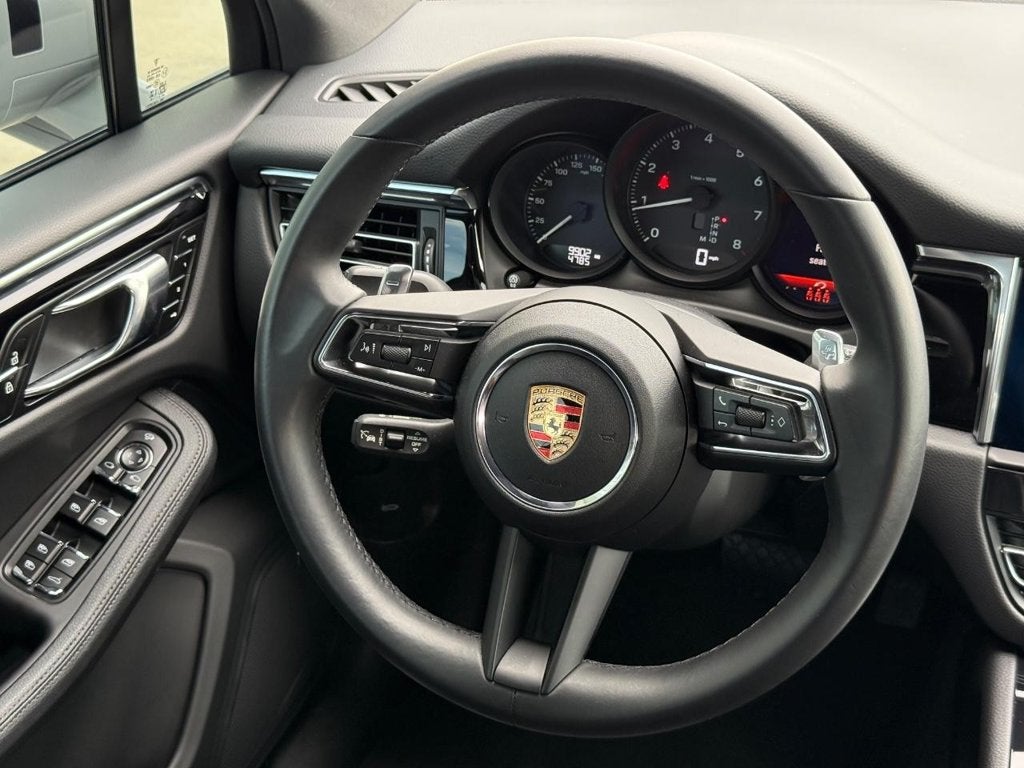 2025 Porsche Macan AWD