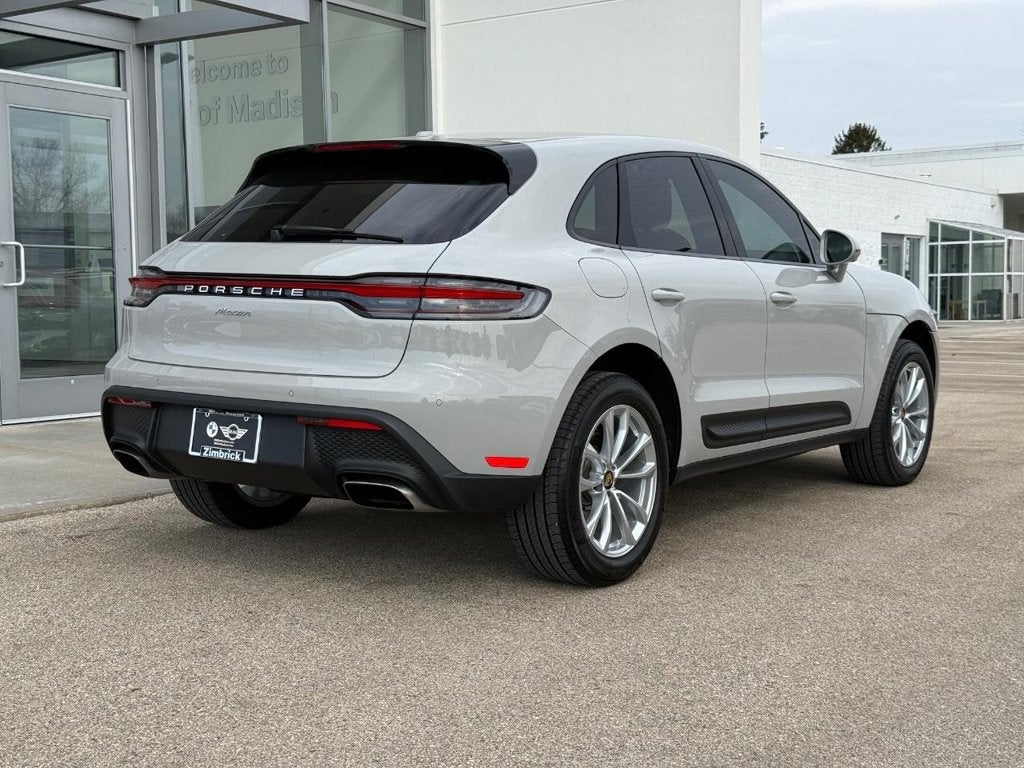 2025 Porsche Macan AWD