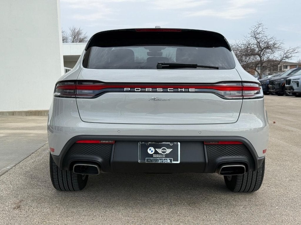 2025 Porsche Macan AWD