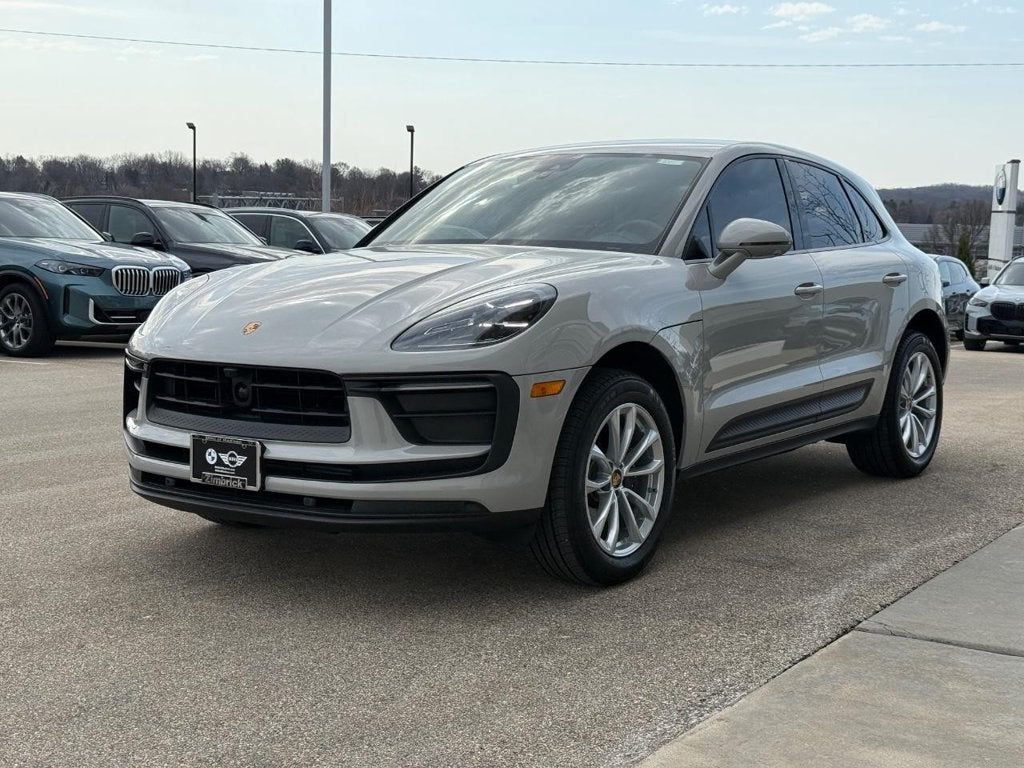 2025 Porsche Macan AWD