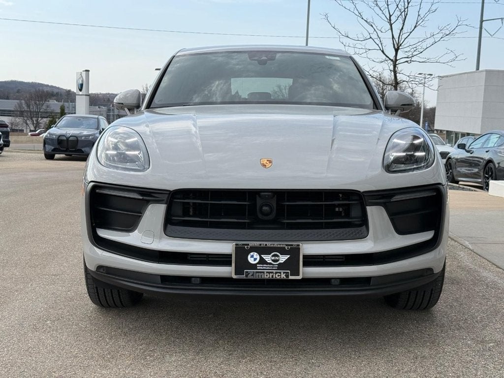 2025 Porsche Macan AWD