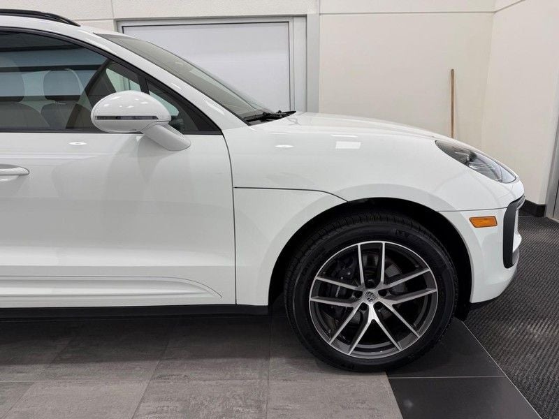 2025 Porsche Macan AWD
