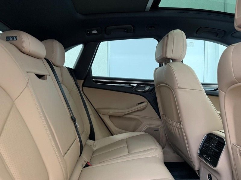 2025 Porsche Macan AWD
