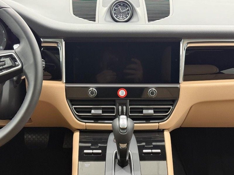 2025 Porsche Macan AWD