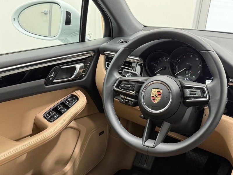 2025 Porsche Macan AWD