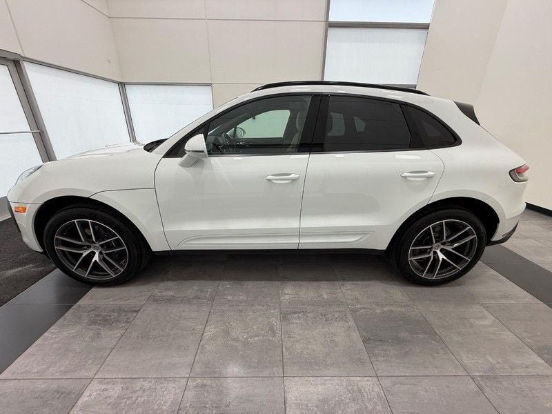 2025 Porsche Macan AWD