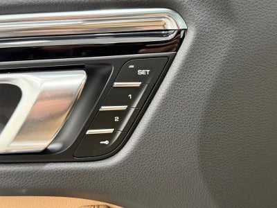 2025 Porsche Macan AWD