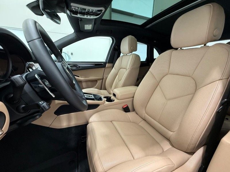 2025 Porsche Macan AWD