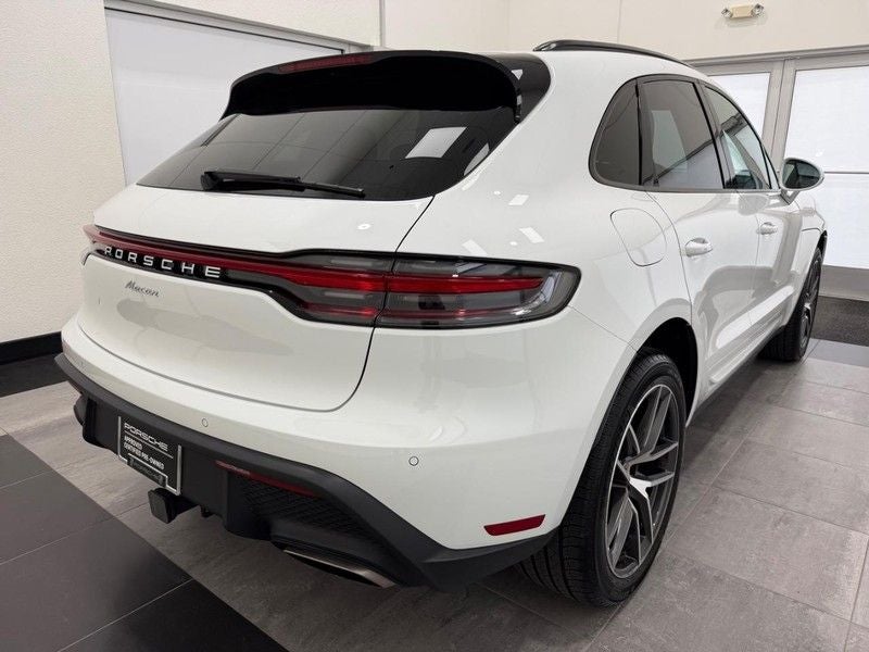 2025 Porsche Macan AWD