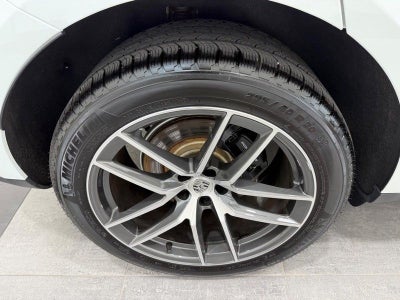 2025 Porsche Macan AWD