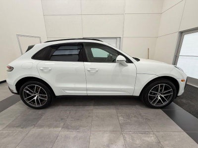 2025 Porsche Macan AWD