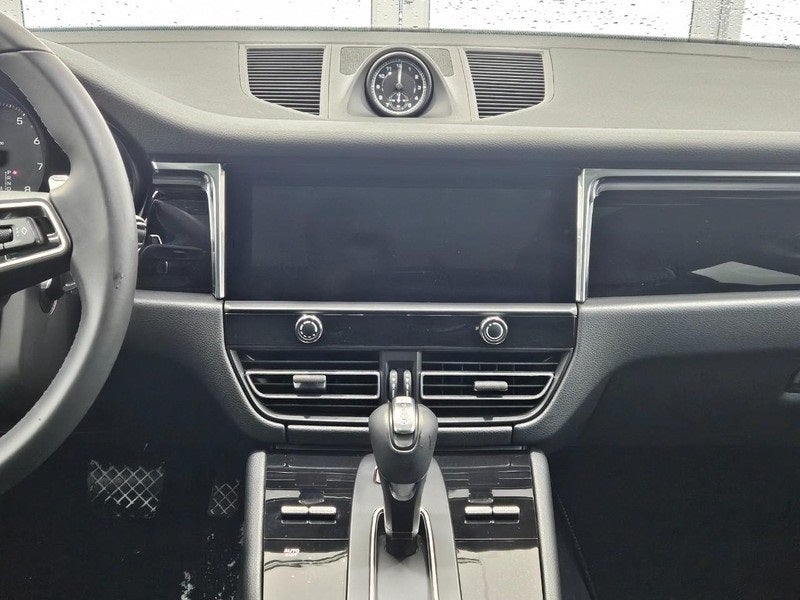 2025 Porsche Macan AWD