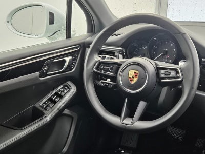 2025 Porsche Macan AWD