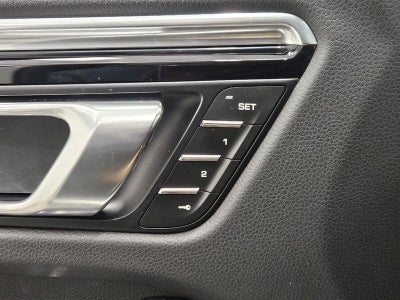 2025 Porsche Macan AWD