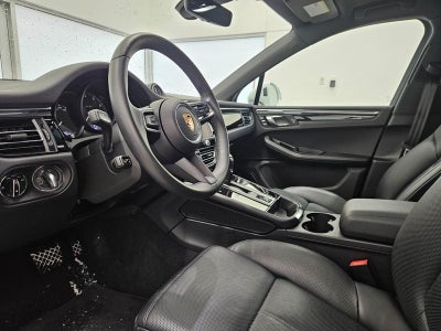 2025 Porsche Macan AWD