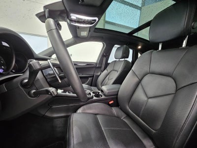 2025 Porsche Macan AWD